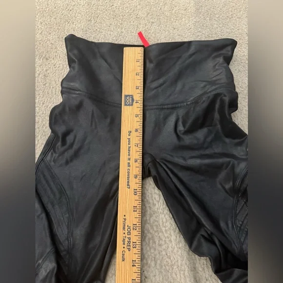 Spanx Women’s Leggings Size Medium Petite Faux Leather Moto Leggings Very Black - Picture 8 of 10